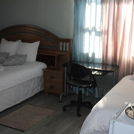 Coco Palm Bed&Breakfast Windhoek Extérieur photo