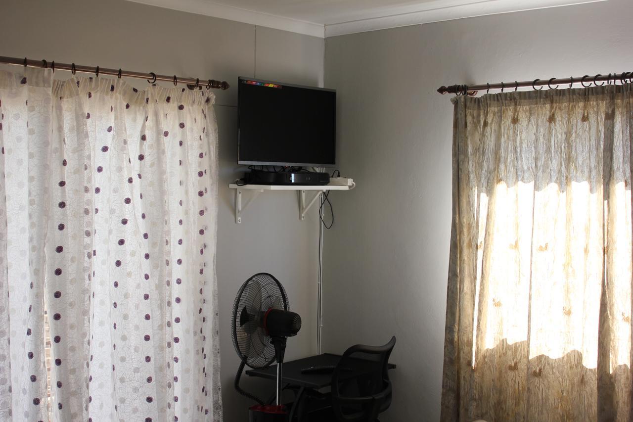 Coco Palm Bed&Breakfast Windhoek Extérieur photo