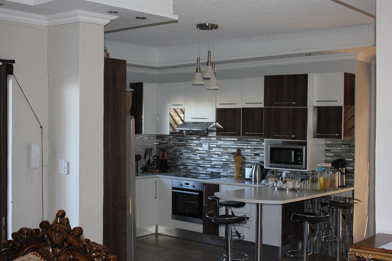 Coco Palm Bed&Breakfast Windhoek Extérieur photo